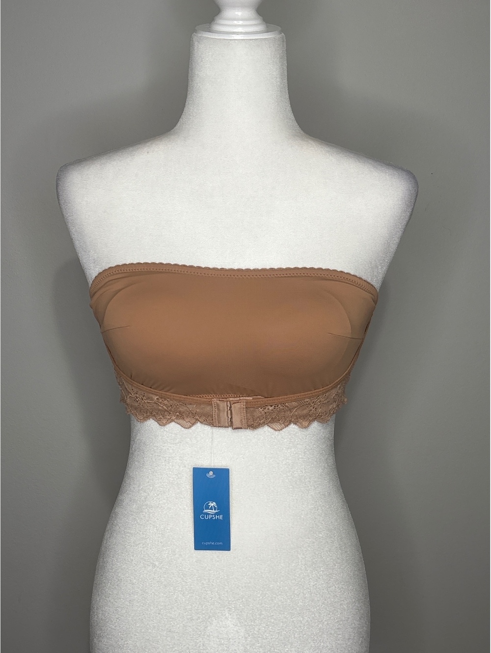Cupshe Strapless Bandeau Bra with Lace Detail in Tan, Size Large